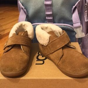 Kid Ugg boots 🤎